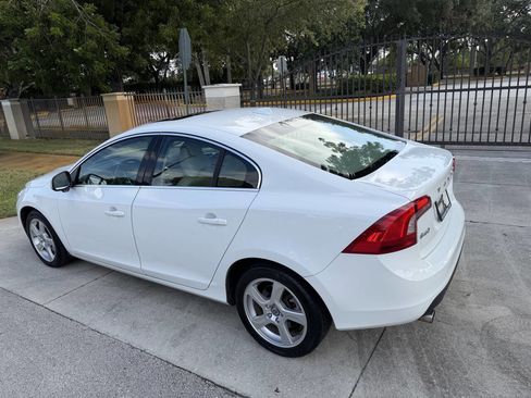 Used 2013 Volvo S60 T5 image 12