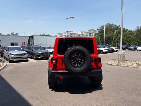 Used 2025 Jeep Wrangler Unlimited Rubicon AWD/4WD image 7