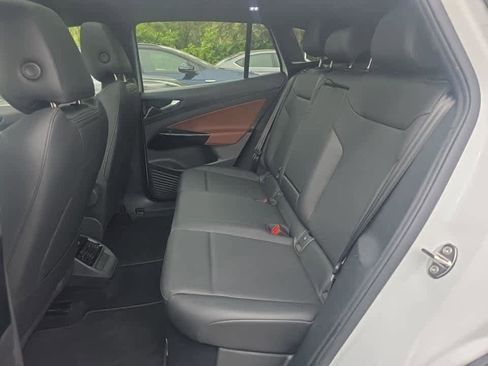 Used 2022 Volkswagen ID.4 Pro S w/ Gradient Package image 11