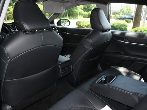 Used 2023 Toyota Camry XSE image 15