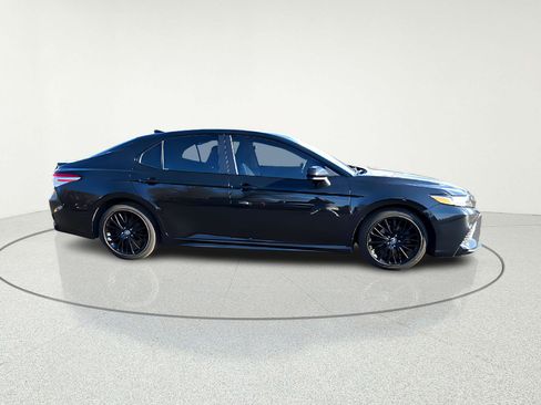 Used 2020 Toyota Camry SE image 8