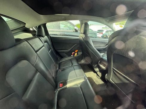 Used 2021 Tesla Model Y Long Range AWD/4WD image 4