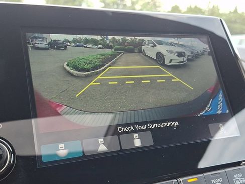 Used 2023 Honda Odyssey Sport image 18