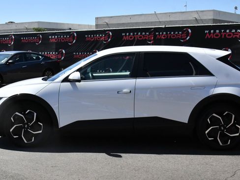 Used 2024 Hyundai Ioniq 5 SE RWD image 4