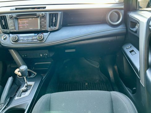 Used 2018 Toyota RAV4 XLE image 25