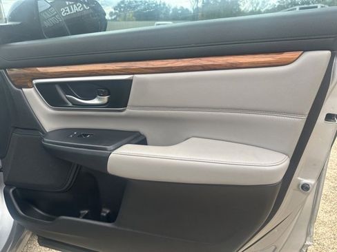 Used 2019 Honda CR-V Touring image 6