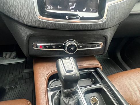Used 2020 Volvo XC90 T6 Momentum w/ Protection Package Premier AWD/4WD image 25