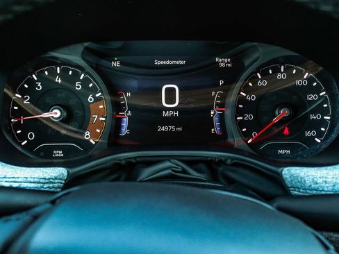 Used 2024 Jeep Compass Latitude AWD/4WD image 16
