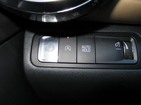 New 2026 Chevrolet Equinox ACTIV w/ Convenience Package III FWD image 20