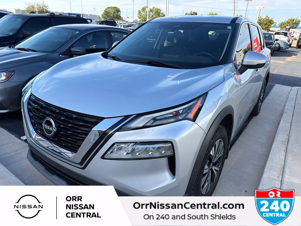 Used 2022 Nissan Rogue SV FWD image 2