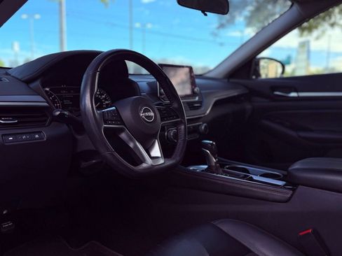 Used 2024 Nissan Altima 2.5 SR FWD image 24