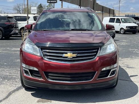 Used 2017 Chevrolet Traverse LT w/ Style and Technology Package FWD image 9