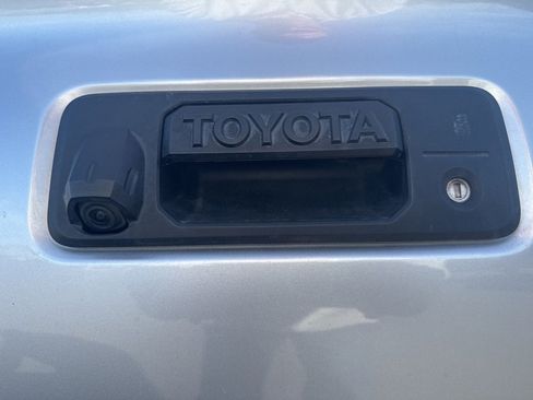 Used 2022 Toyota Tacoma TRD Off-Road image 20