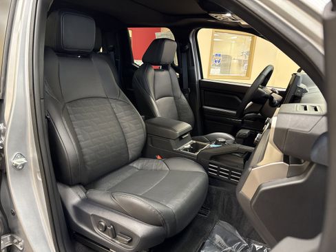 Used 2024 Toyota Tacoma TRD Sport w/ TRD Sport Premium Package AWD/4WD image 17