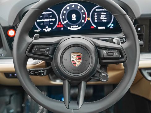 New 2026 Porsche Cayenne image 17