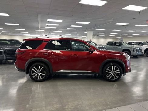 Used 2025 Nissan Pathfinder Platinum w/ Cargo Package FWD image 8