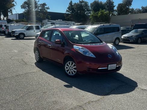 Used 2014 Nissan Leaf S image 32