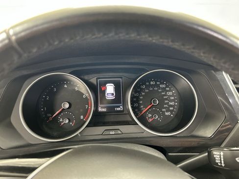Used 2019 Volkswagen Tiguan SE w/ Panoramic Sunroof Package image 13