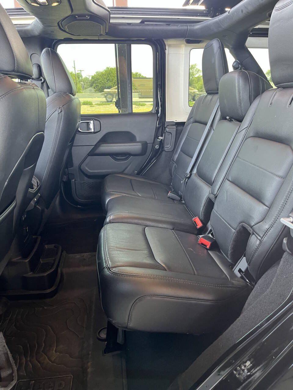 Used 2019 Jeep Wrangler Unlimited Sahara AWD/4WD image 22