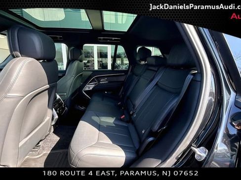 Used 2025 Land Rover Range Rover SE image 18