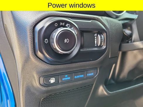 Used 2023 Jeep Wrangler Unlimited Sahara w/ Dual Top Group AWD/4WD image 17