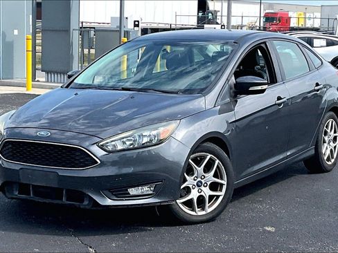 Used 2015 Ford Focus SE w/ Equipment Group 201A FWD image 8