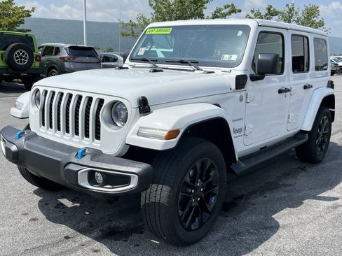 Used 2023 Jeep Wrangler Unlimited Sahara w/ Cold Weather Group AWD/4WD image 8