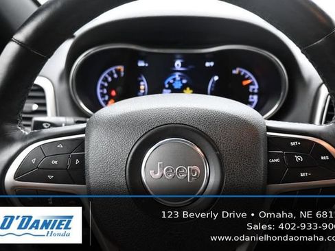 Used 2018 Jeep Grand Cherokee Altitude AWD/4WD image 28