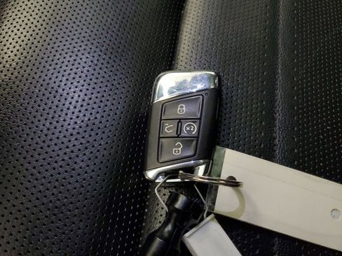 Used 2021 Volkswagen Atlas SEL Premium image 26