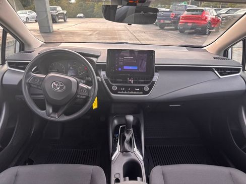 Used 2024 Toyota Corolla LE FWD image 11