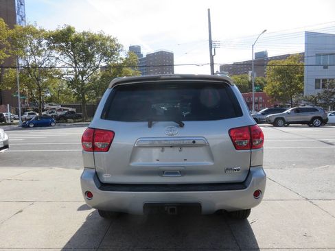 Used 2016 Toyota Sequoia Platinum image 7