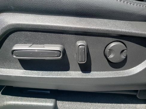 Used 2025 Honda Pilot EX-L image 17