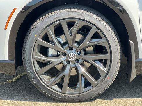 New 2026 Toyota Crown Signia Limited image 33