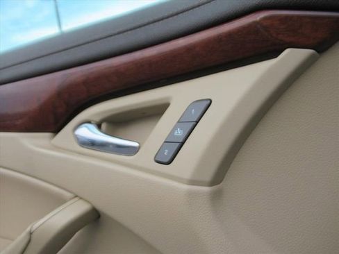 Used 2011 Cadillac CTS Premium image 28