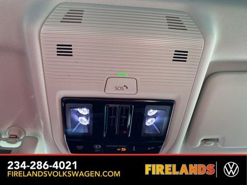 New 2025 Volkswagen Tiguan SE image 43