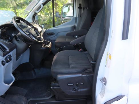 Used 2019 Ford Transit 250 130 Low Roof RWD image 17