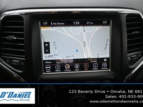 Used 2018 Jeep Grand Cherokee Altitude AWD/4WD image 29