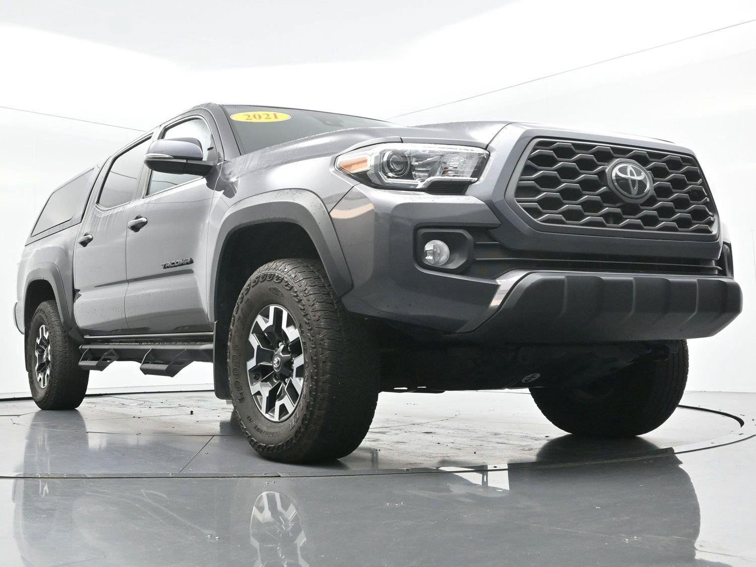 Used 2021 Toyota Tacoma TRD Off-Road w/ Technology Package AWD/4WD image 45