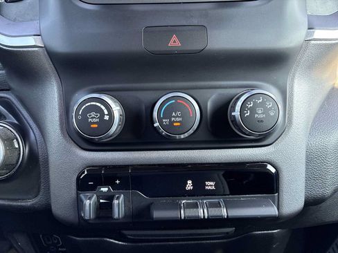 Used 2019 RAM 1500 Big Horn AWD/4WD image 16