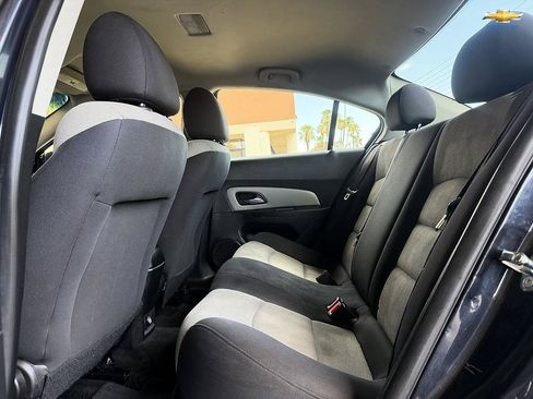 Used 2015 Chevrolet Cruze LS FWD image 15
