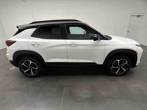 Used 2022 Chevrolet TrailBlazer RS w/ Technology Package AWD/4WD image 40