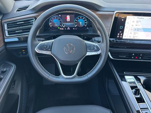 New 2026 Volkswagen Atlas SE FWD image 12