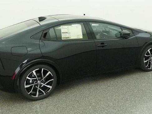New 2026 Toyota Prius Plug-In Hybrid FWD image 10