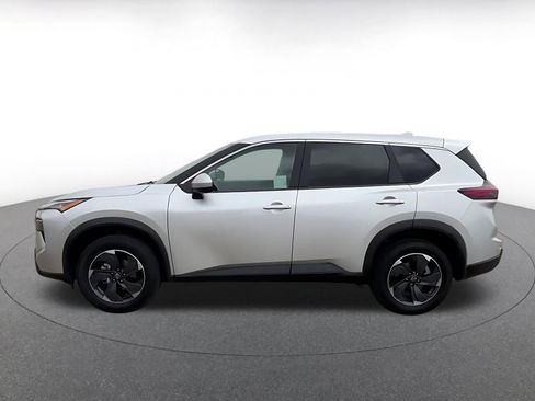Used 2025 Nissan Rogue SV FWD image 10