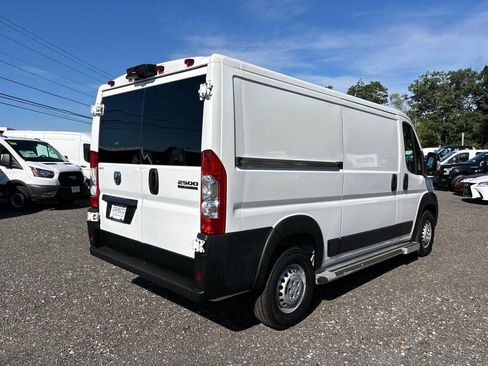 Used 2025 RAM ProMaster 2500 w/ U-Haul Equipment Group FWD image 3
