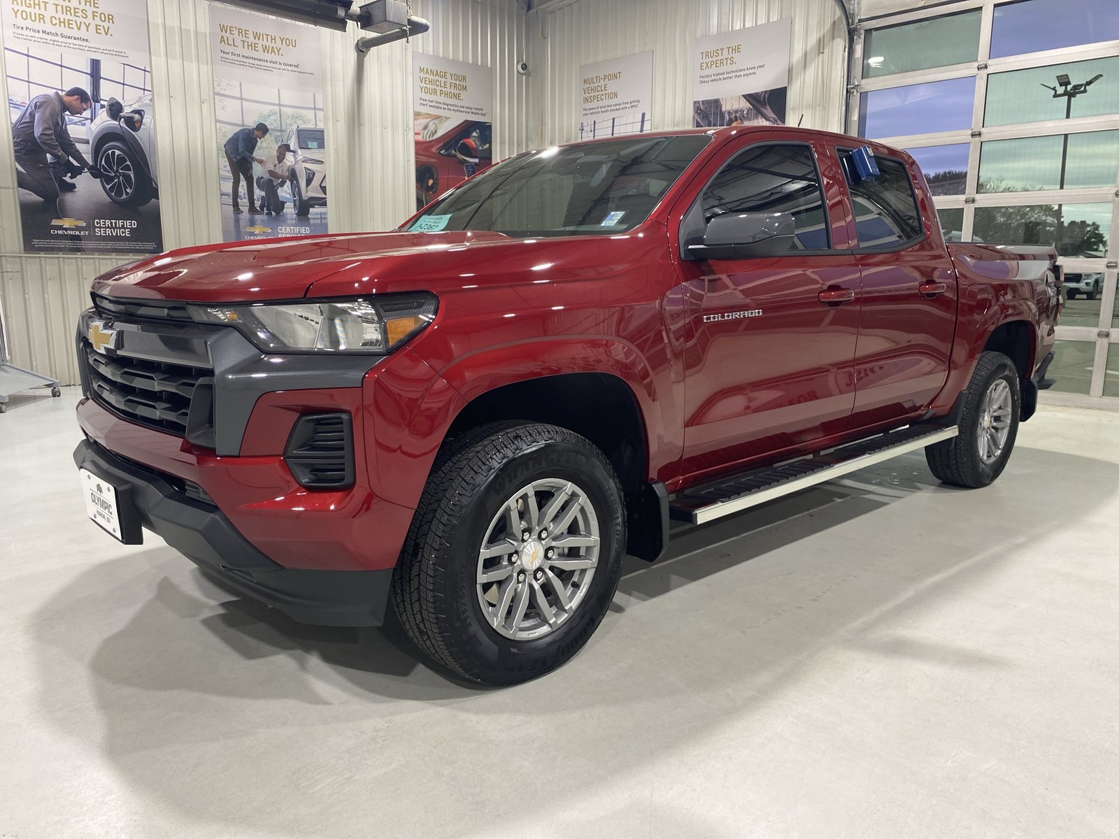 Used 2026 Chevrolet Colorado LT w/ Advanced Trailering Package AWD/4WD image 4