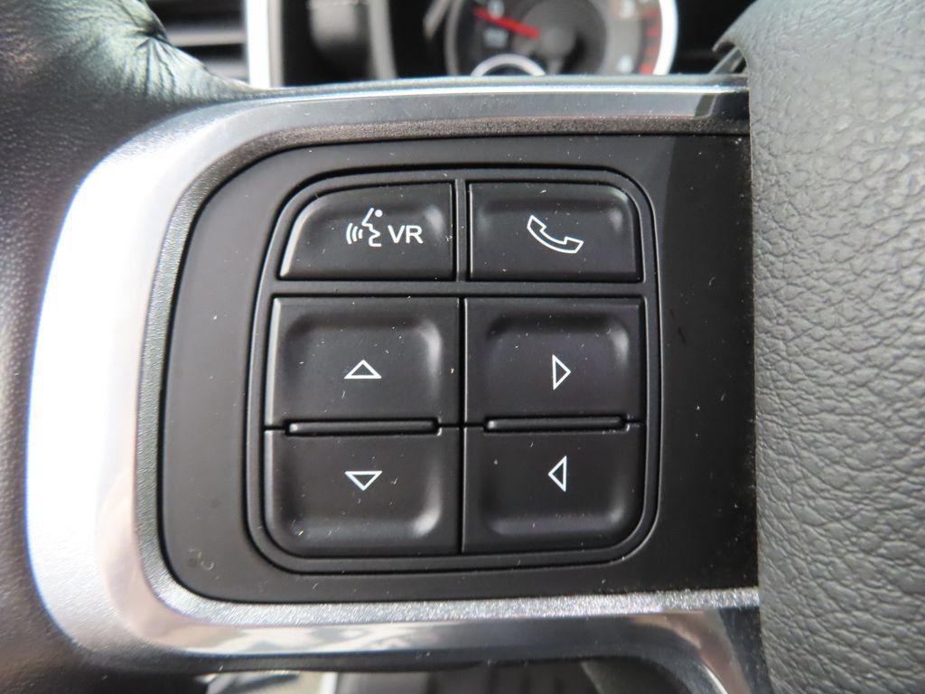 Used 2022 RAM 2500 Laramie AWD/4WD image 40
