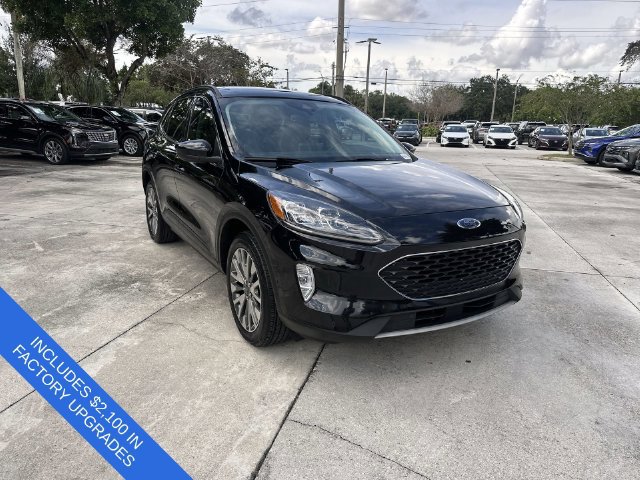 Used 2021 Ford Escape Titanium w/ Class II Trailer Tow Package AWD/4WD image 17