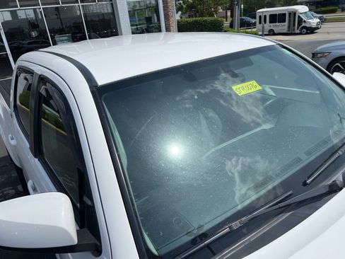 Used 2017 Toyota Tacoma SR5 image 4