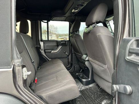 Used 2016 Jeep Wrangler Unlimited Sport AWD/4WD image 7